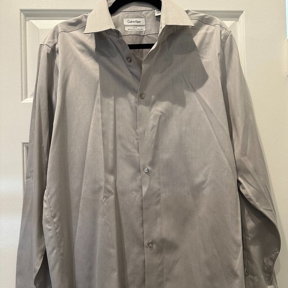 Calvin Klein Slim Fit Performance Non-Iron 16